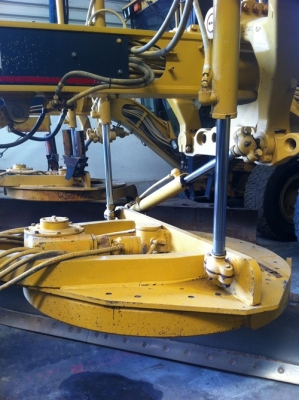 นำเข้าเครื่องจักรกลหนักมือ 2 จากต่างประเทศ Tel.098-858-5524 สามภพ ครับ