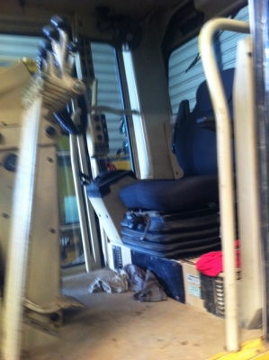 นำเข้าเครื่องจักรกลหนักมือ 2 จากต่างประเทศ Tel.098-858-5524 สามภพ ครับ