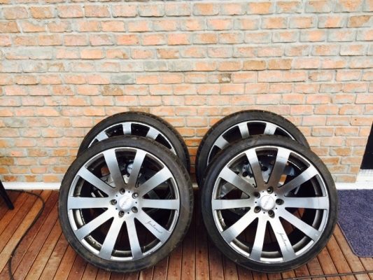 ขายแม็กซ์ VENERDI 20" พร้อมยาง FALKEN 452/35Z R20 ยางปี 2011 ขายแม็กซ์ VENERDI 20" พร้อมยาง FALKEN 452/35Z R20 ยางปี 2011