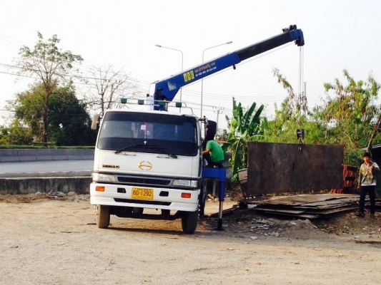 รถ Hino 6 ล้อติดเครน5ตันสภาพสวยพร้อมใช้งาน