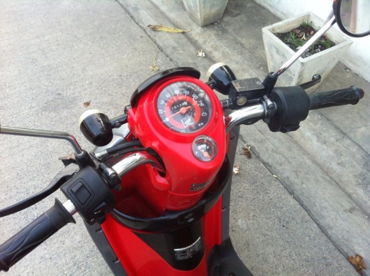 Honda Scoopy i หัวฉีด แดงดำ สวย วิ่งน้อย 18500 บาท