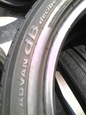 225/45R17 YOKOHAMA ADVAN DB DACIBAL มี 2 เส้น ปี 2013 TEL.081-427-3941 225/45R17 YOKOHAMA ADVAN DB DACIBAL มี 2 เส้น ปี 2013 TEL.081-427-3941