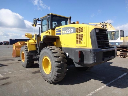 ขายคันที่ 4. รถตัก KOMATSU WA320-5 นำเข้าจากญี่ปุ่น 090-986-2521 อ๊อบ
