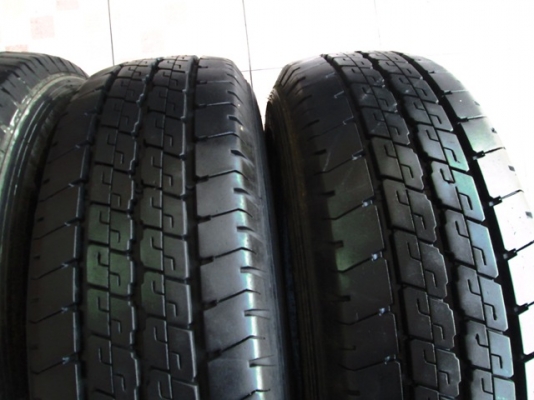 ยาง 215-70-15 ปี3513 แจ่มๆ (1ชุด)