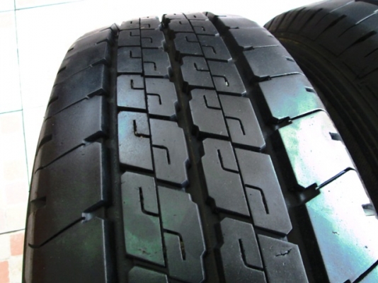 ยาง 215-70-15 ปี3513 แจ่มๆ (1ชุด)