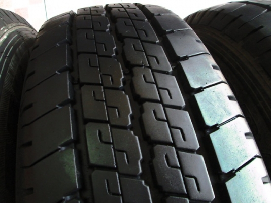 ยาง 215-70-15 ปี3513 แจ่มๆ (1ชุด)