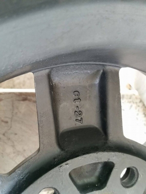 ขาย แม็กซ์มือสอง ขอบ 15" 6รู ET-27 ขาย แม็กซ์มือสอง ขอบ 15" 6รู ET-27