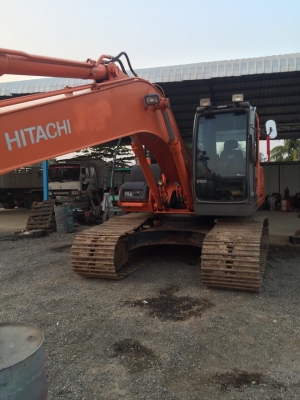 รถแม็คโคร Hitachi  รุ่น zx 200-1  สภาพพร้อมใช้งาน  เครื่องดี  ปั้มดี เอวแน่น  โซ่เต็ม  ใช้งาน  10,500 ชั่วโมง