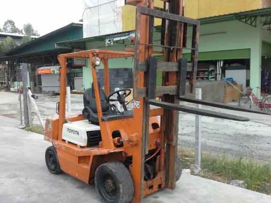 TOYOTA 4FD25 ขนาด2.5ตัน เสาสูง4เมตร เกียร์ออร์โต้ เครื่องยนต์ดีเซล2J ราคาต่อรองได้0816161541