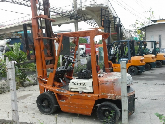 TOYOTA 4FD25 ขนาด2.5ตัน เสาสูง4เมตร เกียร์ออร์โต้ เครื่องยนต์ดีเซล2J ราคาต่อรองได้0816161541