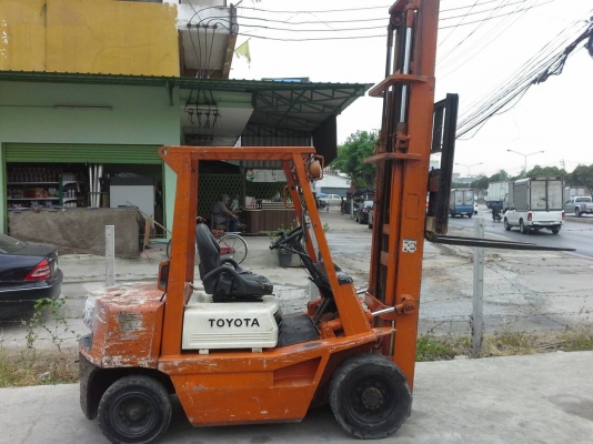 TOYOTA 4FD25 ขนาด2.5ตัน เสาสูง4เมตร เกียร์ออร์โต้ เครื่องยนต์ดีเซล2J ราคาต่อรองได้0816161541