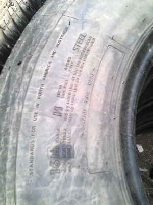9.5 R17.5 HANKOOK AH11 ปี 2012 มี 1 เส้น TEL.081-427-3941 9.5 R17.5 HANKOOK AH11 ปี 2012 มี 1 เส้น TEL.081-427-3941