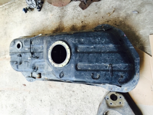 ขายถังน้ำมัน SUZUKI CARLY