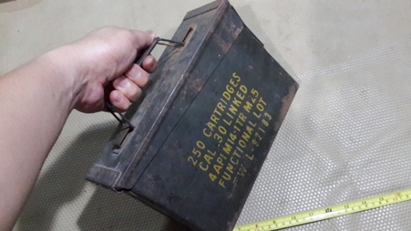 ลังใส่เครื่องมือหนาๆครับ ลังใส่เครื่องมือหนาๆครับ