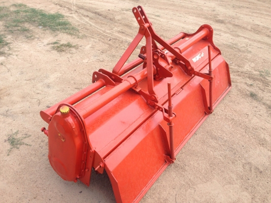 ขายด่วนโรตารี่ 1.90 เมตร สำหรับรถไถใหญ่ สภาพพร้อมใช้งาน  ราคา 25,000 บาท โทร 081-9972972 089-8451778