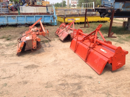 ขายด่วนโรตารี่ 1.90 เมตร สำหรับรถไถใหญ่ สภาพพร้อมใช้งาน  ราคา 25,000 บาท โทร 081-9972972 089-8451778