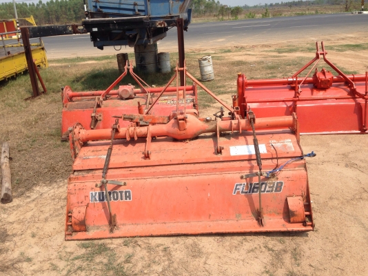 ขายด่วนโรตารี่ 1.90 เมตร สำหรับรถไถใหญ่ สภาพพร้อมใช้งาน  ราคา 25,000 บาท โทร 081-9972972 089-8451778