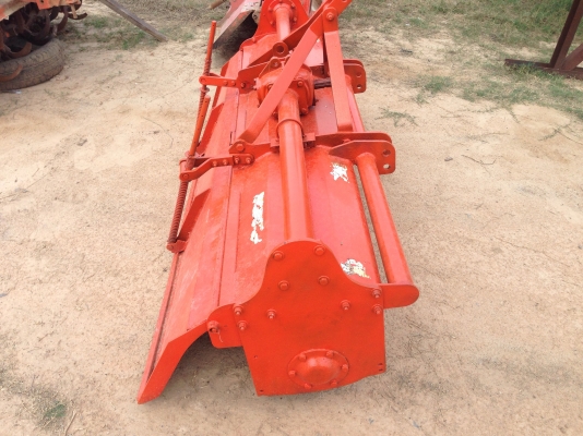 ขายด่วนโรตารี่ 1.90 เมตร สำหรับรถไถใหญ่ สภาพพร้อมใช้งาน  ราคา 25,000 บาท โทร 081-9972972 089-8451778