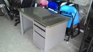 เก้าอี้แลคเชอร์โต๊ะสำนักงาน