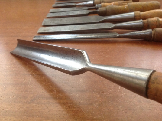 ขายสิ่วโบราณด้ามไม้ งานเมกา และอังกฤษ ทั้งชุด 9 ชิ้น