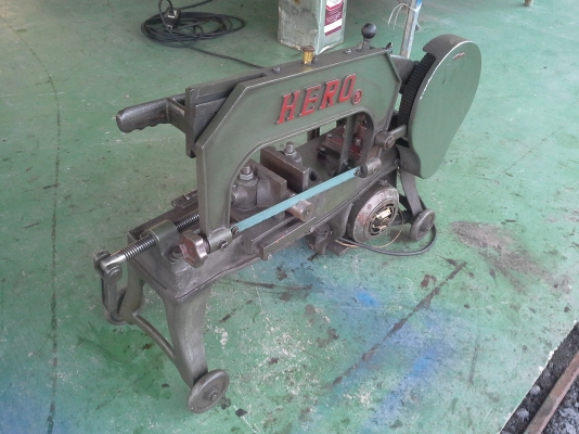 เครื่องเลื่อย HERO ขนาด 14 นิ้ว มอเตอร์ขนาด 1 แรงม้า สำหรับตัดงานหนักโดยเฉพาะ ระบบตัดอัตโนมัติ ใช้ไฟบ้าน พร้อมใช้งาน