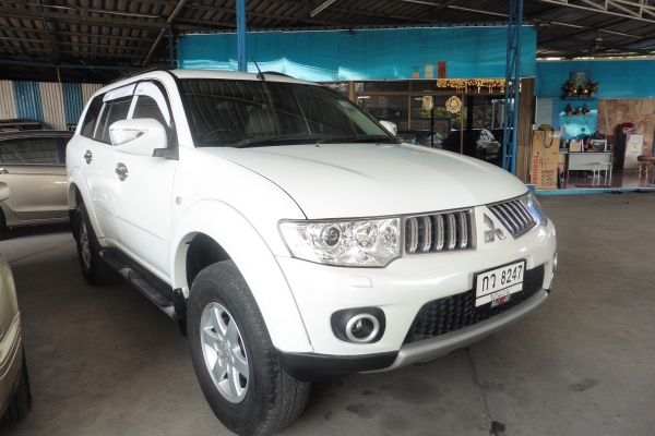 MITSUBISHI - PAJERO SPORT - GT 2.5 AT 2WD ปี2011 สีขาว เกียร์อัตโนมัติ เครื่องดีเซล 2500cc MITSUBISHI - PAJERO SPORT - GT 2.5 AT 2WD ปี2011 สีขาว เกียร์อัตโนมัติ เครื่องดีเซล 2500cc
