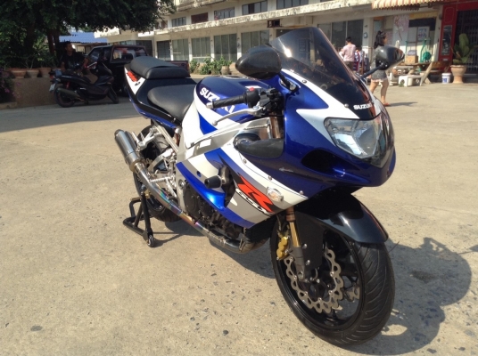 ธารนนทบุรี//ขาย SUZUKI GSX R1000 K1 สภาพนางฟ้า ของแต่งแน่นๆครับ ระบบไฟระบบเครื่องสมบูรณ์มากๆ ท๊อกมาตามมือครับ ราคา 129,000 บาท เอกสารอินวอยท์+สรรพสามิตแท้ 100 \%