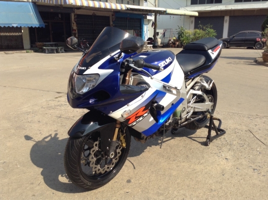 ธารนนทบุรี//ขาย SUZUKI GSX R1000 K1 สภาพนางฟ้า ของแต่งแน่นๆครับ ระบบไฟระบบเครื่องสมบูรณ์มากๆ ท๊อกมาตามมือครับ ราคา 129,000 บาท เอกสารอินวอยท์+สรรพสามิตแท้ 100 \%