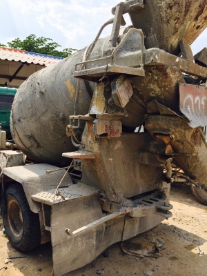 รถโม่ปูนอีซูซุ รถนอก 195 แรงเครื่อง 6HE1 โม่ขนาด2.5 คิว สวยๆ รถโม่ปูนอีซูซุ รถนอก 195 แรงเครื่อง 6HE1 โม่ขนาด2.5 คิว สวยๆ