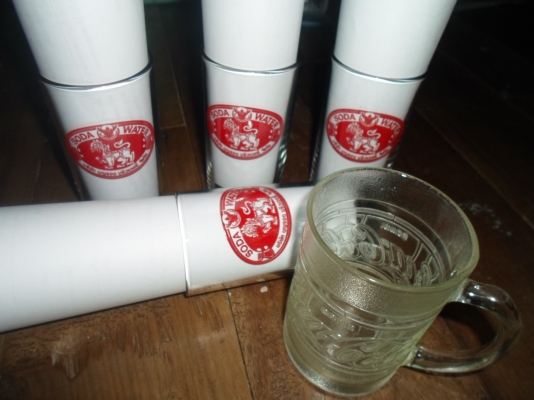 แก้วโค้กลายนูน 1 ใบ + แก้วโซดาสิงห์ 4 ใบ สภาพสวย 300