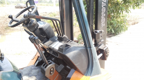 ขายด่วนรถยก TOYOTA 7FGรุ่นใหม่รองทอบยก2.5ตันเสาสูง3เมตรรถนอกนำเข้ายังไม่เคยใช้งานในเมืองไทยเลย=รุ่นใหม่ขายถูกๆๆ ขายด่วนรถยก TOYOTA 7FGรุ่นใหม่รองทอบยก2.5ตันเสาสูง3เมตรรถนอกนำเข้ายังไม่เคยใช้งานในเมืองไทยเลย=รุ่นใหม่ขายถูกๆๆ