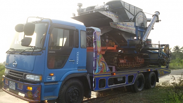 ใครสนใจเทเลอร์ ก็ขายนะ สองเพลา งามๆๆหรือจะยกทั้คู่ก็ไดครับ