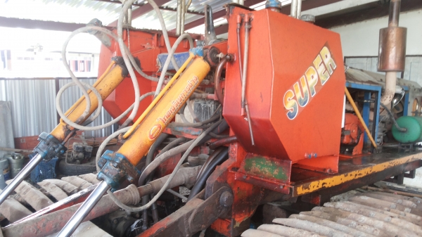 ขายด่วนรถตีดินไทยเจริญตัวเดิน 12HT เครื่อง P11 320 เเรงปั้มไดกิ้นเบอร์22 รถพร้อมใช้ขายถูกๆเครื่องดีปั้มเเรงช่วงล่างสายเต็มรถพร้อมใช้เจ้าของขายเองเพราะลูกน้องเเกแลเจ้าของใช้รักษาดีเครื่องเเน่นปั้มเเรงพร้อมตี  โทรติดต่อเข้าดูทดลองขับต่อลองราคากับเจ้าขอ