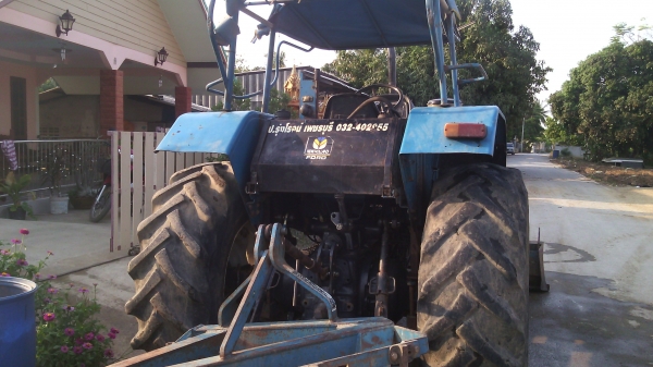 ขายรถไถFORD  NEWHOLLAND รุ่นTS90ปี04แท้ห้างรถดีสีเดิมๆสนใจ0810076640