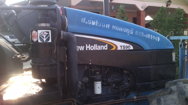ขายรถไถFORD  NEWHOLLAND รุ่นTS90ปี04แท้ห้างรถดีสีเดิมๆสนใจ0810076640