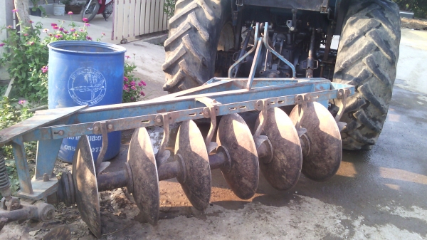 ขายรถไถFORD  NEWHOLLAND รุ่นTS90ปี04แท้ห้างรถดีสีเดิมๆสนใจ0810076640