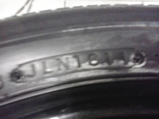 ขายยาง 195/55 ขอบ16 1คู่ ขายยาง 195/55 ขอบ16 1คู่