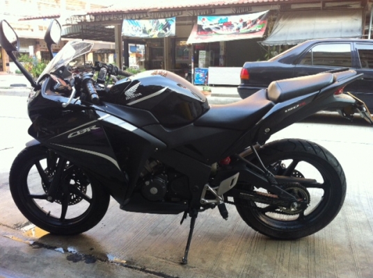 ขาย cbr150iสีดำ ปี2014 ราคา 54,000 บาท ราคานี้ต่อรองได้ ขาย cbr150iสีดำ ปี2014 ราคา 54,000 บาท ราคานี้ต่อรองได้