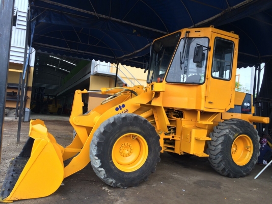 รถตัก KOMATSU WA100-1