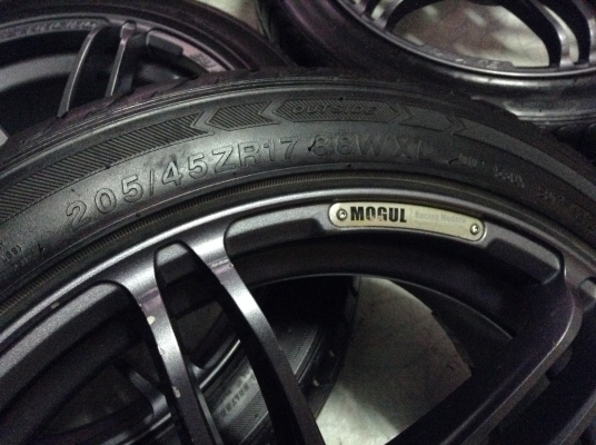 แม็กCosmis Mr2 แท้ขอบ 17 นิ้ว F7 R7.5 พร้อมยางดีปี 12 ลดราคาด่วน