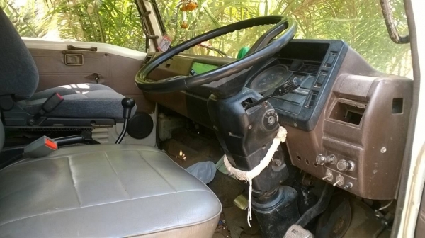 ขาย 6 ล้อ HINO KM779 กระบะยาว 5.50 เมตร เครื่องแน่น คัสซีสวย พวงมาลัยพาวเวอร์ ทะเบียนพร้อมโอน ราคาต่อรองได้ครับ ขาย 6 ล้อ HINO KM779 กระบะยาว 5.50 เมตร เครื่องแน่น คัสซีสวย พวงมาลัยพาวเวอร์ ทะเบียนพร้อมโอน ราคาต่อรองได้ครับ