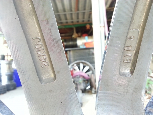 ขอบ24  ใหญ่ๆสวยๆ ใส่กระบะ6รูถอยมาเป็นแสนขายถูกๆจ้า