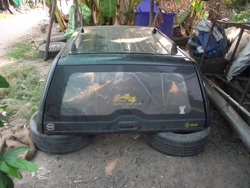 ขายหลังคาสามมิตร