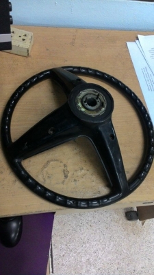 ขายพวงมาลัย Mitsubishi colt แถมโลโก้ด้วย ขายพวงมาลัย Mitsubishi colt แถมโลโก้ด้วย