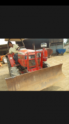 นากาโน้ 35แรง มีใบดัน พาน5หนึ่งพวง โฟวิน เครื่องเกียร์ผ่าน สนใจติดต่อ 0895405123  อ๊อด