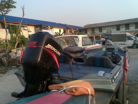 ขายเรือ Ranger 363V 18ฟุต พร้อมเครื่อง Mercury 125