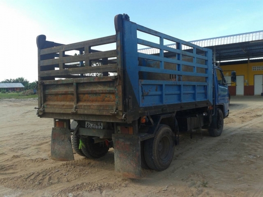 ISUZU NPR ดั้มสามมิตร