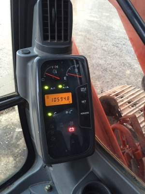 แม็คโค HITACHI  ZX 200-1  สภาพสวย พร้อมใช้งาน เครื่องดี  ปั้มดี เอวเเน่น โซ่เต็ม ใช้งาน 10,500 ชม