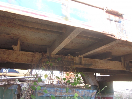 กะบะรถสิบล้อ ล่อง