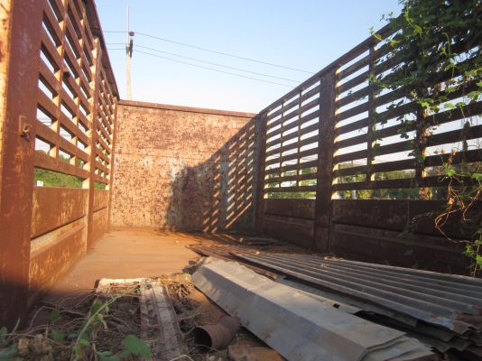 กะบะรถสิบล้อ ล่อง